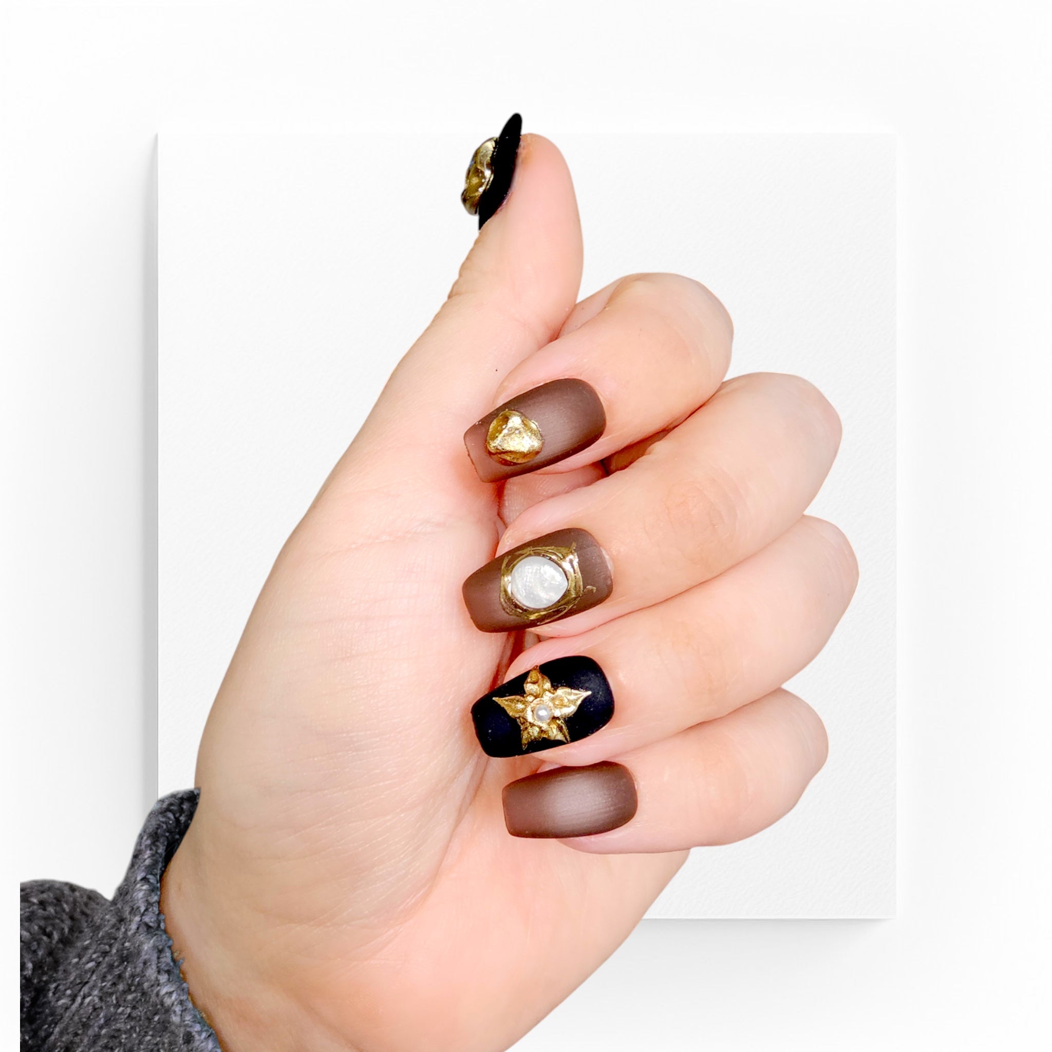 Handgjorda press on nails, matta