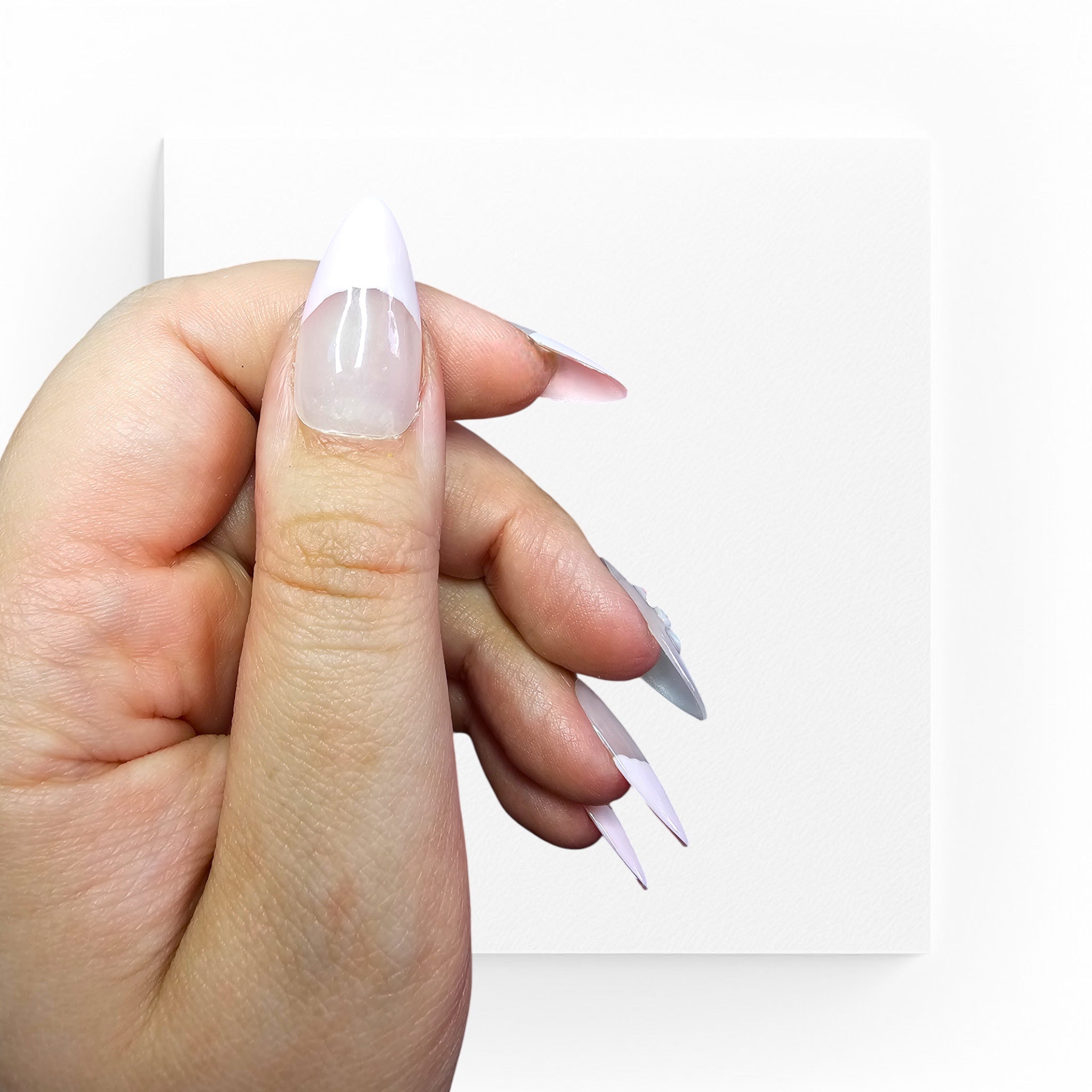 Handgjorda press on nails, lmediumlånga madlar 3D blomma