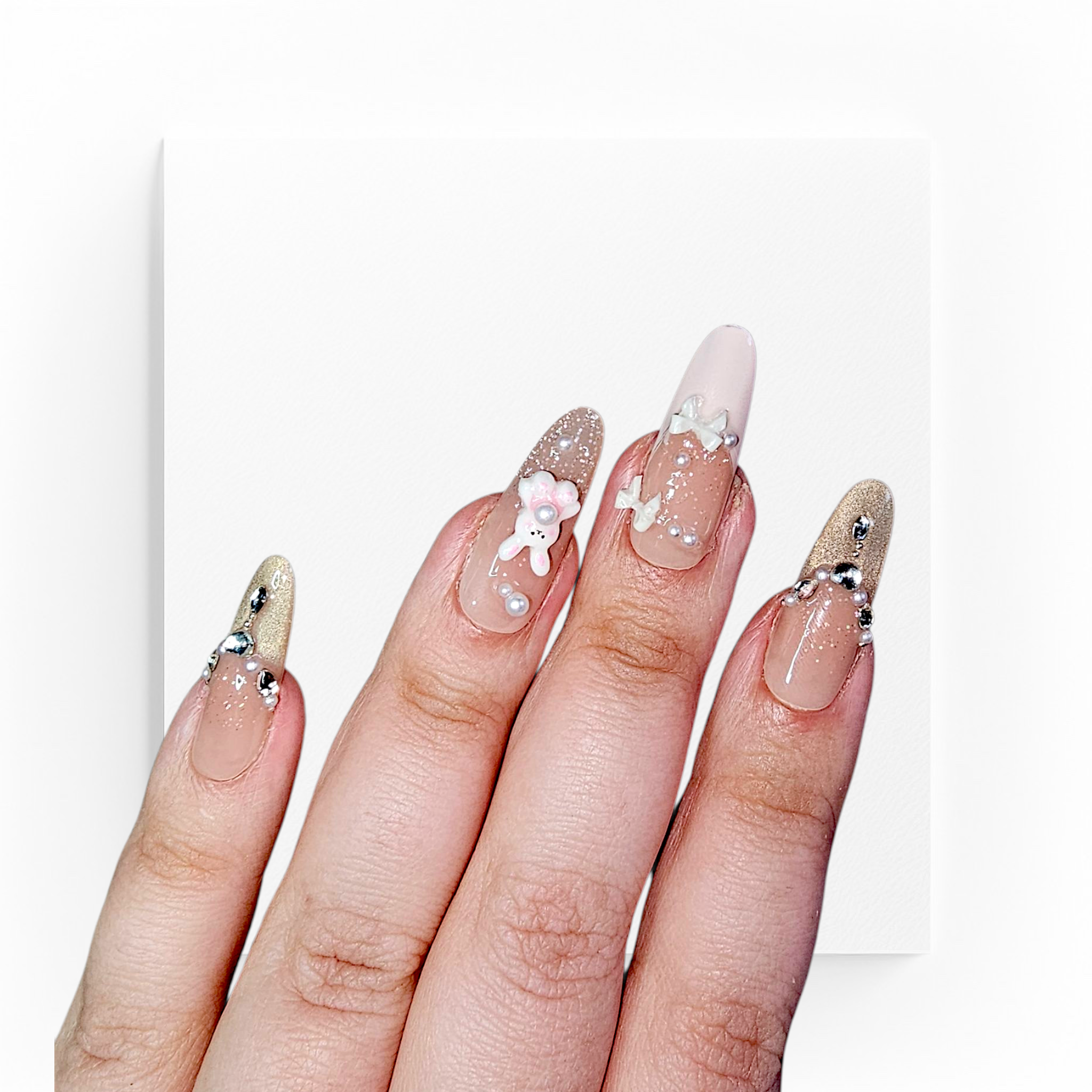 Handgjorda press on nails, mediumlånga ovala, bunny